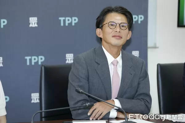 ▲▼民眾黨立院黨團召開記者會,台灣民眾黨立院黨團總召黃國昌、副總召張啓楷、幹事長陳昭姿出席。(圖/記者湯興漢攝)