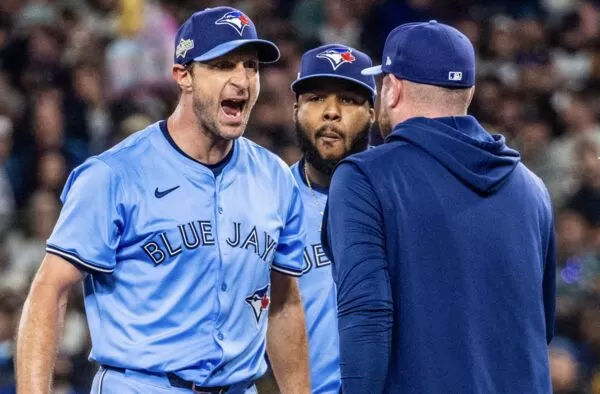 ▲薛茲爾(Max Scherzer)怒吼教頭拒換投!親曝心境:「我就是想要那顆球」 。(圖/截自藍鳥官方X)