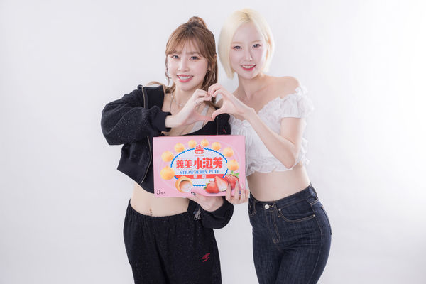 ▲電豹女雙美相見歡,最強韓援徐賢淑盛讚台灣甜心草莓。(圖/雲豹提供)