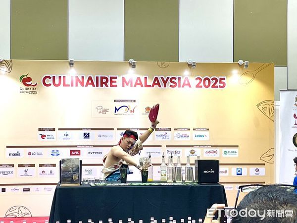 ▲崑山科大餐飲系學生遠赴馬來西亞參加FHM國際廚藝大賽,勇奪金銀銅三獎,展現台灣調酒實力。(記者林東良翻攝,下同)