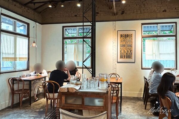 ▲▼台中西區老宅改建早午餐店「田樂小公園店」,坐擁公園綠意美景。(圖/部落客飛天璇提供)