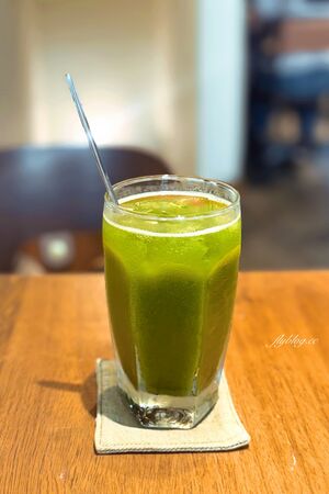 ▲▼台中西區老宅改建早午餐店「田樂小公園店」,坐擁公園綠意美景。(圖/部落客飛天璇提供)