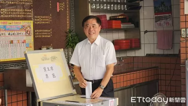 ▲▼ 國民黨主席選舉郝龍斌投票 。(圖/記者呂佳賢攝)