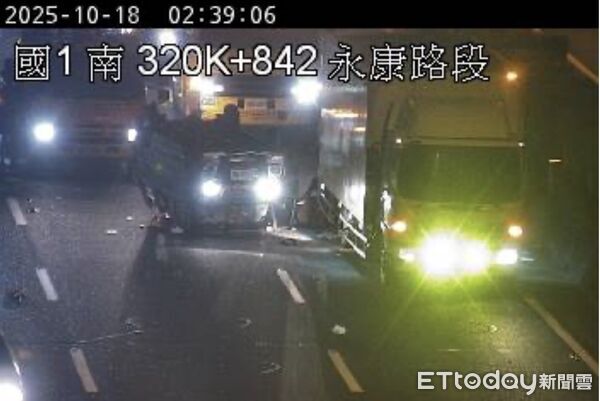 ▲▼國道一號南下320.3K處,今日凌晨發生一起車禍事故。(圖/記者林東良翻攝)