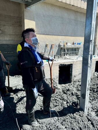 ▲▼賓賓哥前往花蓮救災 。(圖/翻攝自賓賓哥臉書)