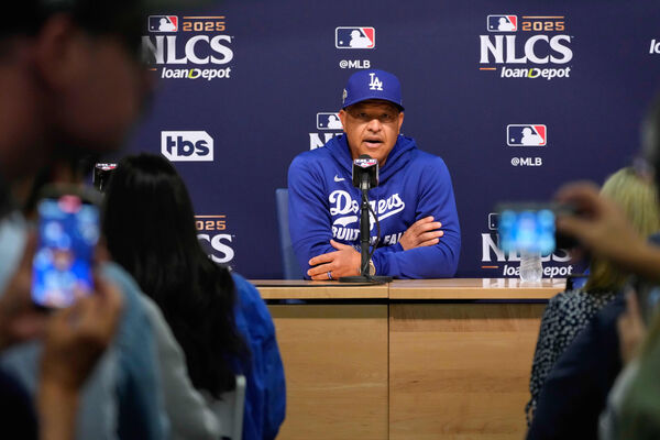 ▲▼羅伯斯盛讚大谷翔平:「史上最強季後賽表現!」 。(圖/達志影像/美聯社)