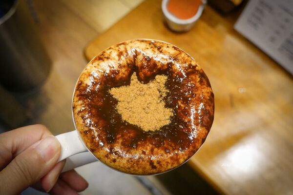 ▲▼新北永和咖啡名店「E61壹陸壹咖啡場所」!超濃郁黑糖拿鐵、自家烘焙咖啡。(圖/部落客水晶提供)