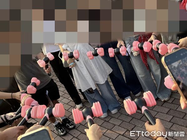 ▲▼BLACKPINK世運周邊。(圖/記者吳睿慈攝)