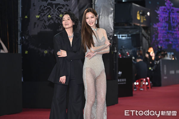 ▲第60屆戲劇類金鐘獎星光大道,《影后》謝瓊煖、曾莞婷。(圖/記者林敬旻攝)