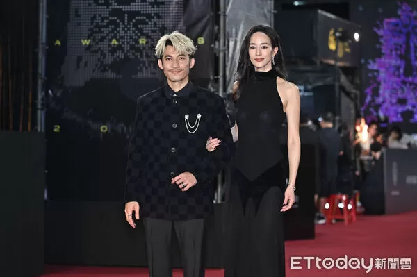 ▲第60屆戲劇類金鐘獎星光大道,《The Outlaw Doctor 化外之醫》連炳發、張鈞甯。(圖/記者林敬旻攝)