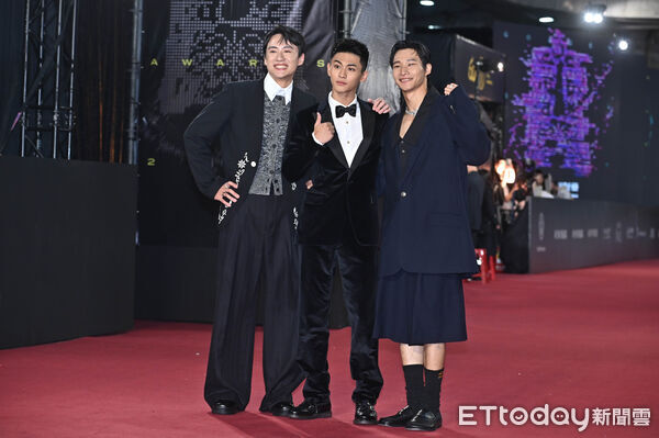 ▲第60屆戲劇類金鐘獎星光大道,《聽海湧》吳翰林、黃冠智、朱宥丞。(圖/記者林敬旻攝)