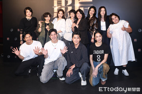 ▲《影后》慶功宴,全體劇組大合照。(圖/記者林敬旻攝)
