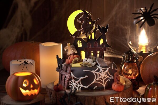 ▲君品酒店以義大利 La Befana 女巫傳說為靈感,推出萬聖節限定蛋糕「女巫魅影」。(圖/雲朗觀光提供)