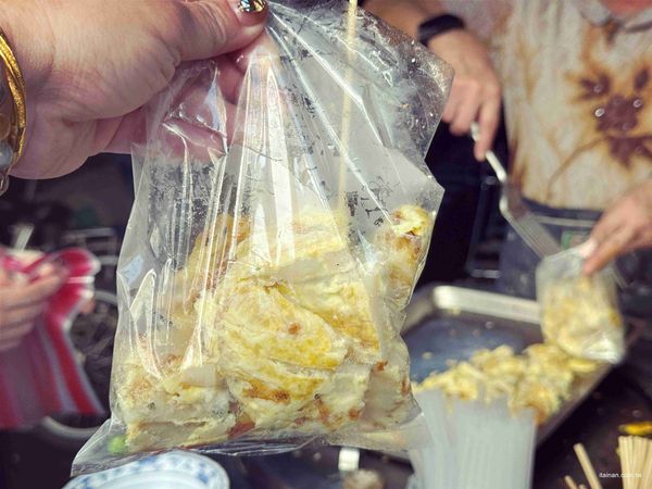 ▲▼台南無名古早味蛋餅早餐店!70歲阿嬤為兩個孫子重回煎台,厚實粉漿蛋餅的樸實滋味。(圖/部落客台南好food遊提供)