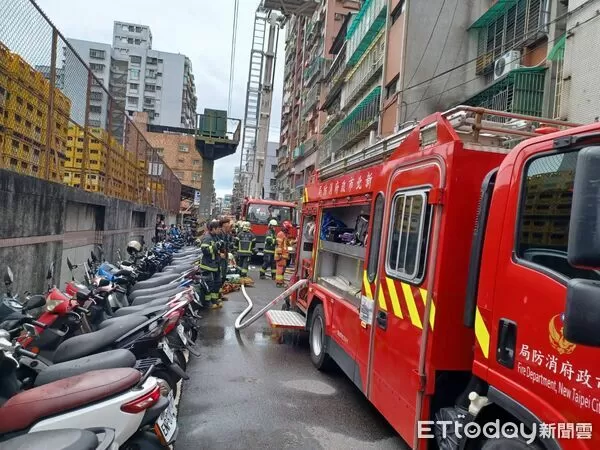 ▲▼蘆洲公寓2樓疑遭縱火 。(圖/記者陳以昇翻攝)