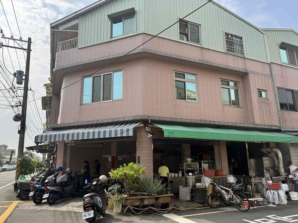 ▲▼麵控一定要收藏!歸仁在地人從小吃到大,「300戶麵店」麻醬香、湯香、滷味香全到位。(圖/部落客台南好Food遊提供)