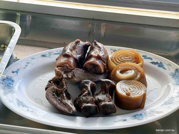 ▲▼麵控一定要收藏!歸仁在地人從小吃到大,「300戶麵店」麻醬香、湯香、滷味香全到位。(圖/部落客台南好Food遊提供)