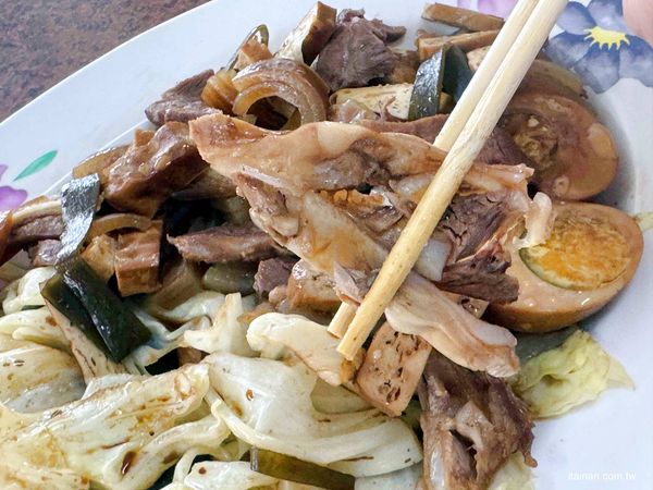 ▲▼麵控一定要收藏!歸仁在地人從小吃到大,「300戶麵店」麻醬香、湯香、滷味香全到位。(圖/部落客台南好Food遊提供)