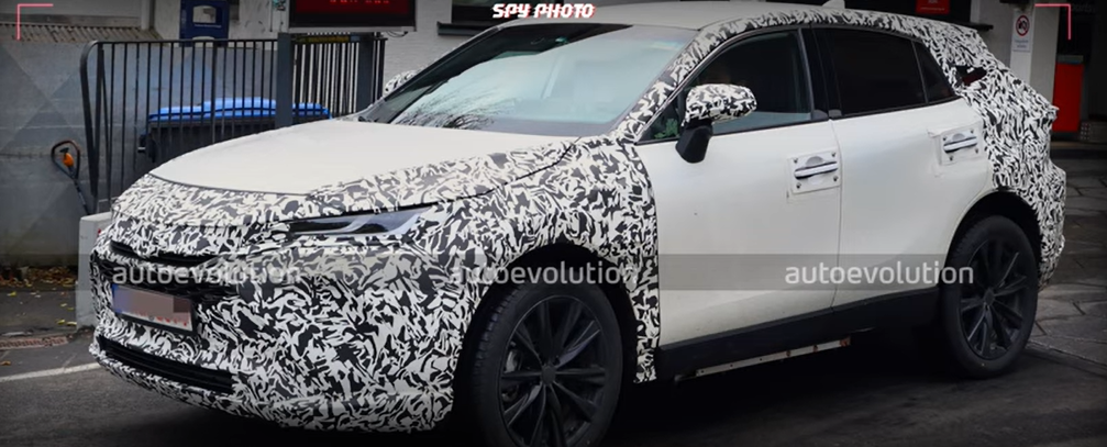 ▲新一代TOYOTA Harrier國外首度捕捉到測試車身影。(圖/翻攝自Youtube@autoevolution)