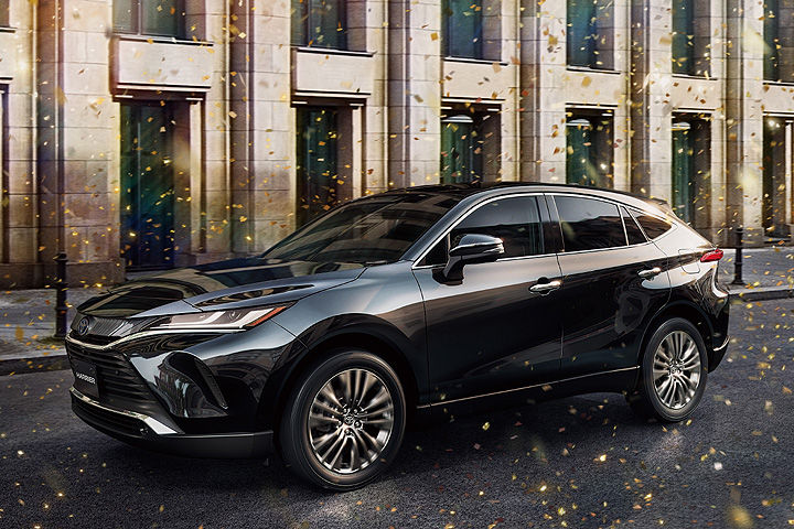 ▲新一代TOYOTA Harrier國外首度捕捉到測試車身影。(圖/翻攝自Youtube@autoevolution)