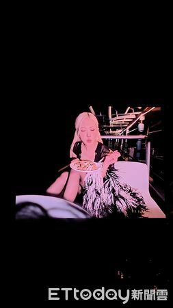 ▲BLACKPINK高雄演唱會第二天,Rosé。(圖/讀者提供)