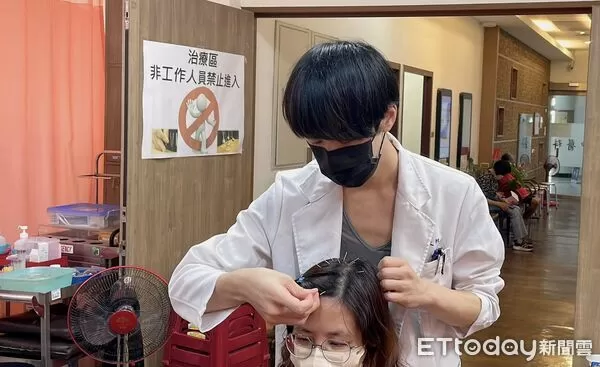 ▲新營醫院迎來首位日本籍中醫師橫田大知,將自11月起正式開診。(記者林東良翻攝,下同)