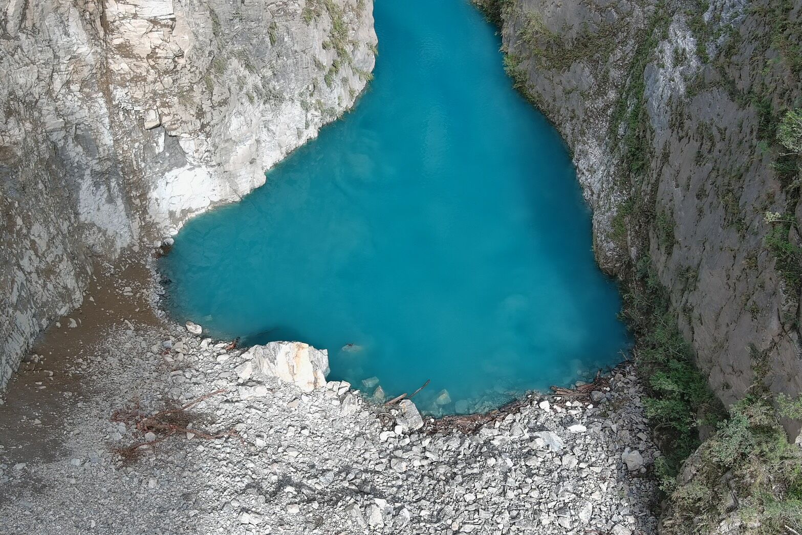 ▲▼燕子口堰塞湖目前湖水面積為10.5公頃,蓄水量為175萬噸。(圖/花蓮分署提供,下同)