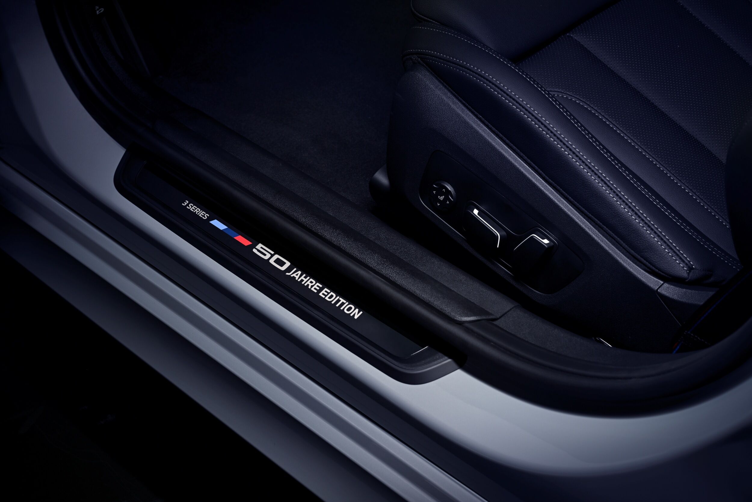 ▲262萬!BMW「3系列50周年版」旅行車開賣 內外升級全台限量100輛。(圖/翻攝自BMW)