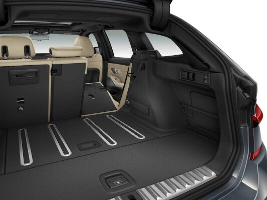 ▲262萬!BMW「3系列50周年版」旅行車開賣 內外升級全台限量100輛。(圖/翻攝自BMW)