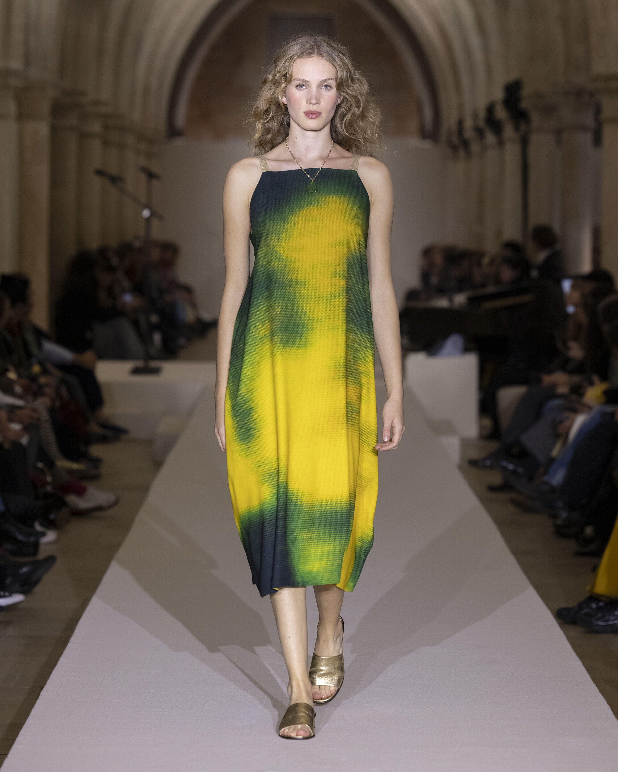 ▲▼ 巴黎時裝周 。(圖/品牌提供)