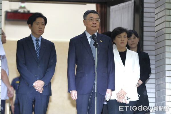 ▲▼行政院長卓榮泰21日赴立院接受質詢前接受媒體聯訪。(圖/記者湯興漢攝)