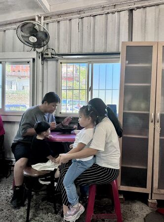 ▲▼新北瑞芳美食「秀蓮什錦麵」!老礦坑人的滋味,北濱公路孤獨飄香40餘年。(圖/部落客小虎提供)