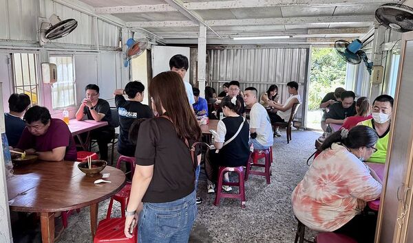 ▲▼新北瑞芳美食「秀蓮什錦麵」!老礦坑人的滋味,北濱公路孤獨飄香40餘年。(圖/部落客小虎提供)