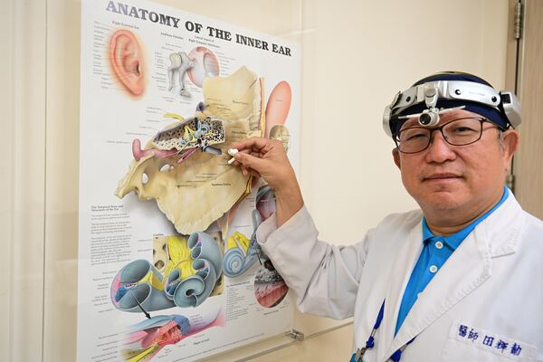 ▲▼民眾若長時間使用耳機,導致出現耳鳴、耳悶症狀,建議可以就醫檢查。(圖/亞大醫院提供)