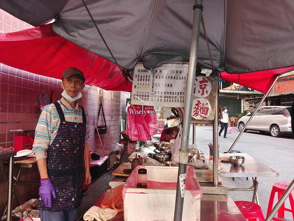 ▲▼客家風味黑白切麵攤。(圖/部落客wisely提供)