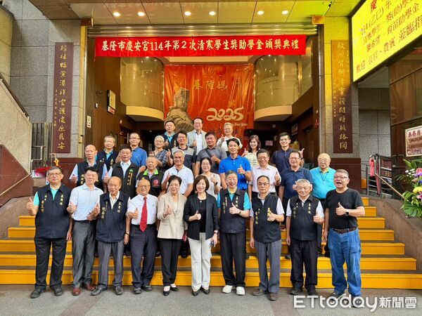 ▲基檢聯手慶安宮頒「馨希望」獎學金。(圖/記者郭世賢翻攝)