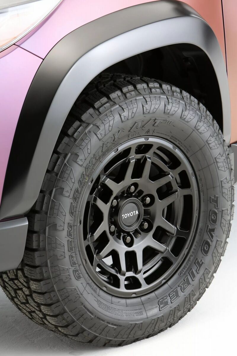 ▲TOYOTA為11月北美SEMA車展預熱,預告要發表Corolla Cross跨界越野款。(圖/翻攝自TOYOTA)