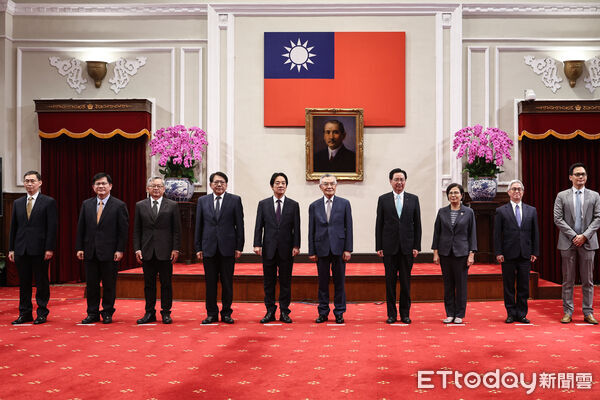 ▲總統賴清德、林信義等人出席2025 APEC代表團行前記者會。(圖/記者林敬旻攝)