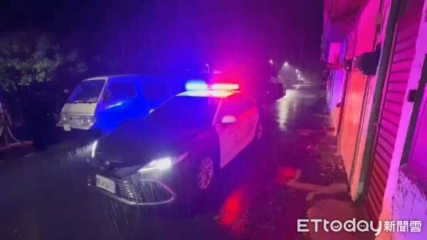 ▲▼礁溪警分局協助頭城鎮大里里、合興里居民撤離至安全地點。(圖/記者游芳男翻攝,下同)