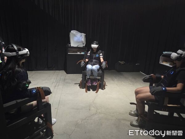 ▲▼「2025 TTXC台灣文化科技大會」即日起至10月26日在高雄駁二藝術特區開跑,今年以「AI共創×內容新經濟」為主題,兩大展區規劃亞洲最大XR影展「XR DREAMLAND」、文策院「INNOVATIONS文化科技交易所」。(圖/記者林育綾攝)