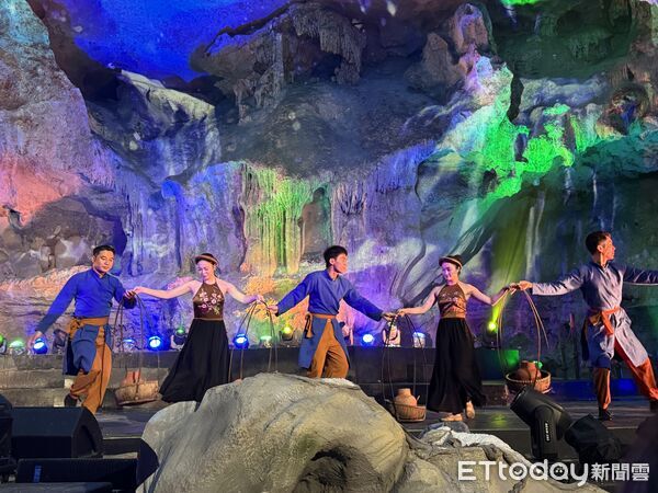 ▲北越下龍灣的「龍騰碧珠洞」,融合洞穴實景匯演與頂級美饌,為全越南首創,今年6月正式亮相,下龍灣旅遊。(圖/記者彭懷玉攝)