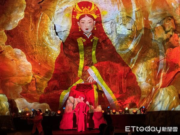 ▲北越下龍灣的「龍騰碧珠洞」,融合洞穴實景匯演與頂級美饌,為全越南首創,今年6月正式亮相,下龍灣旅遊。(圖/記者彭懷玉攝)