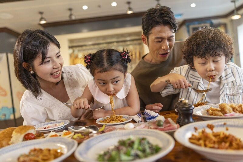 升級你的海上假期!在海洋光譜號品味美食、體驗頂奢享受(圖/皇家加勒比國際遊輪、shutterstock)