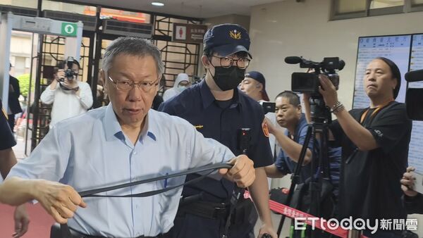 ▲▼ 柯文哲涉收受政治獻金案開庭,許甫。(圖/記者黃哲民攝,下同)