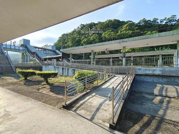 ▲▼一眼眺望太平洋龜山島美景,梗枋漁鐵驛站 漁村廚房。(圖/部落客wisely提供)