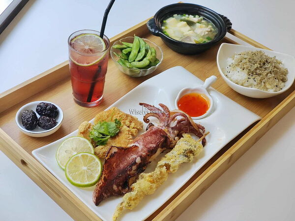 ▲▼一眼眺望太平洋龜山島美景,梗枋漁鐵驛站 漁村廚房。(圖/部落客wisely提供)