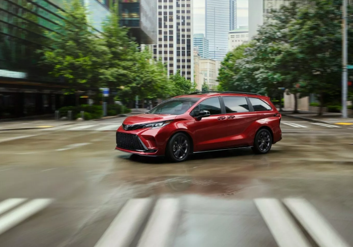 ▲新年式北美Sienna開賣!售價小漲。(圖/翻攝自TOYOTA)