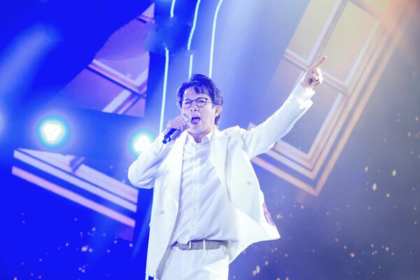 ▲陳思瑋以唱出自己人生的〈絕對拼到底〉勇奪2025世界閩南語金曲盛典總決賽冠軍。(圖/世界閩南語金曲盛典組委會)