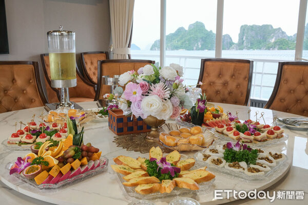 ▲北越拜子龍灣五星級遊船「水晶假日號」(Crystal Holiday),越南旅遊,遊船,遊艇,拜子龍灣。(圖/記者彭懷玉攝)