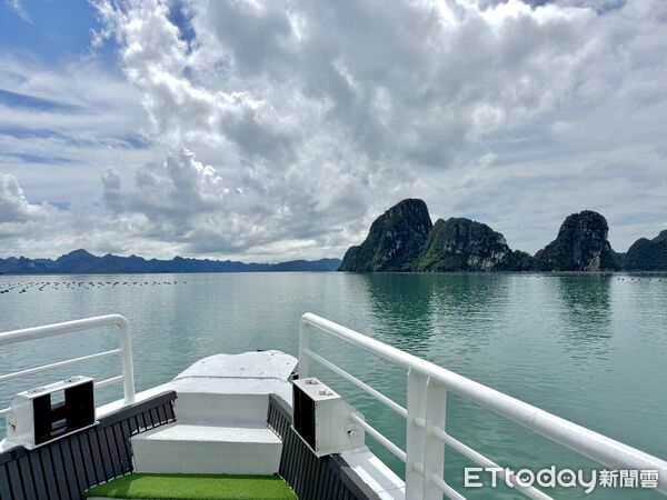 ▲北越拜子龍灣五星級遊船「水晶假日號」(Crystal Holiday),越南旅遊,遊船,遊艇,拜子龍灣。(圖/記者彭懷玉攝)